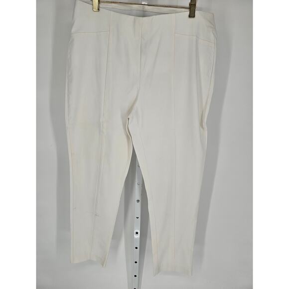So Slimming by Chico's Women's White High-Rise Pull-On Cropped Pants Size 3 - Picture 1 of 4
